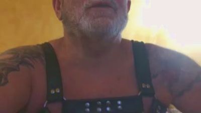 hairy2 live cam on Cam4