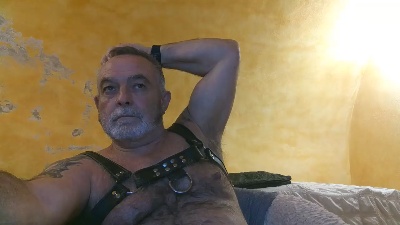 hairy2 live cam on Cam4