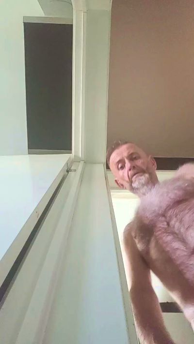 hairy64daddy live cam on Cam4