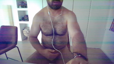 hairymanvers live cam on Cam4