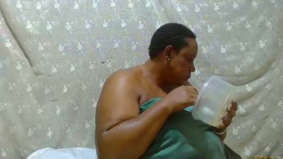 hairymaturee live cam on Cam4