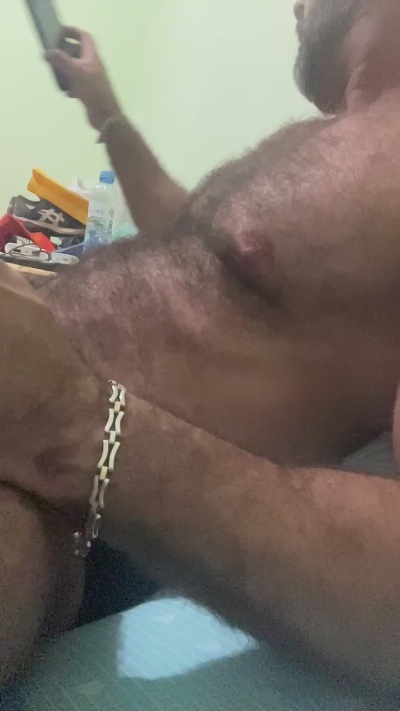 hairynhotguy live cam on Cam4