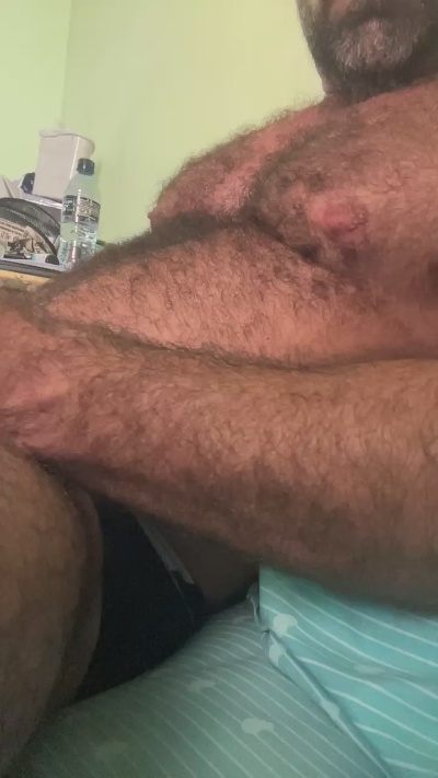 hairynhotguy live cam on Cam4