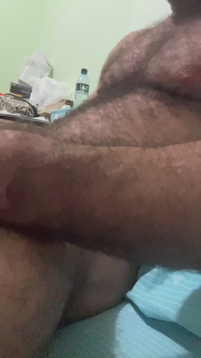 hairynhotguy live cam on Cam4