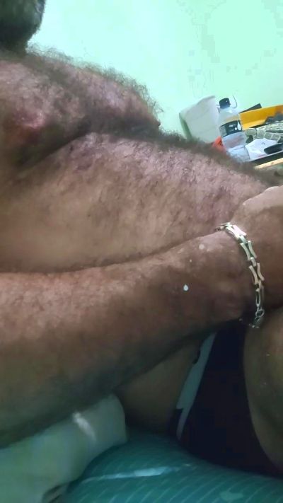 hairynhotguy live cam on Cam4