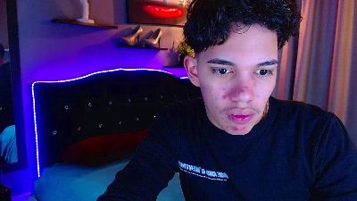 haku_nayro live cam on Cam4
