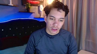 haku_nayro live cam on Cam4