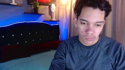 haku_nayro live cam on Cam4