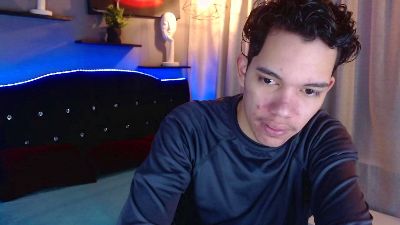 haku_nayro live cam on Cam4