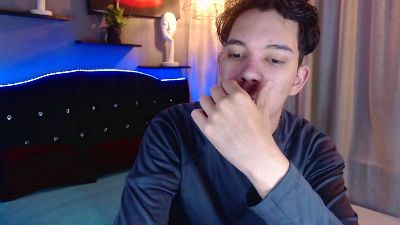haku_nayro live cam on Cam4