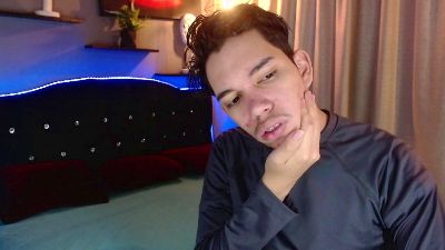 haku_nayro live cam on Cam4