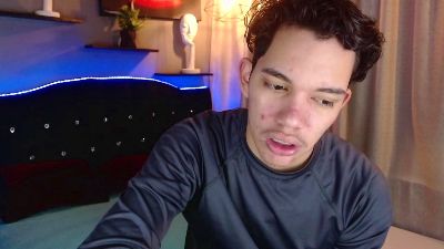 haku_nayro live cam on Cam4