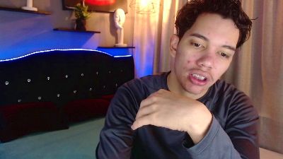 haku_nayro live cam on Cam4