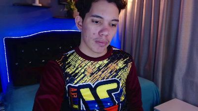 haku_nayro live cam on Cam4