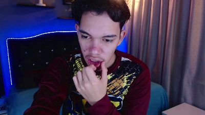 haku_nayro live cam on Cam4