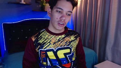 haku_nayro live cam on Cam4