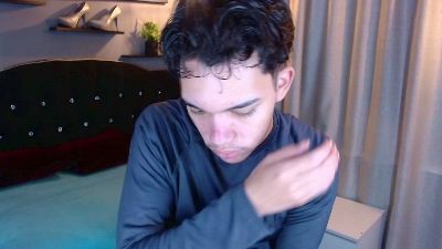haku_nayro live cam on Cam4