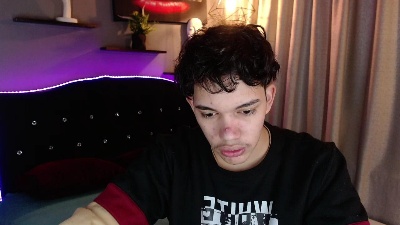 haku_nayro live cam on Cam4