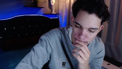 haku_nayro live cam on Cam4