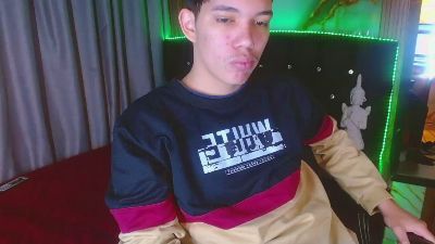 haku_nayro live cam on Cam4