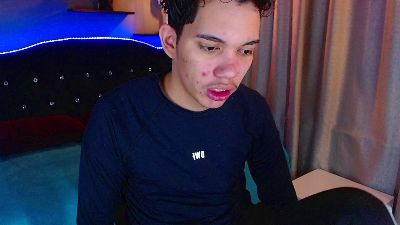 haku_nayro live cam on Cam4