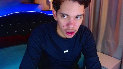 haku_nayro live cam on Cam4