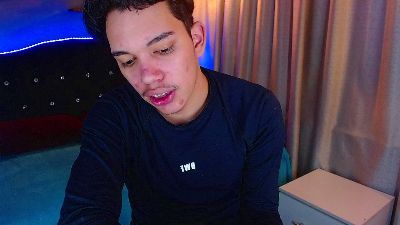 haku_nayro live cam on Cam4