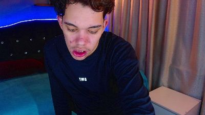 haku_nayro live cam on Cam4