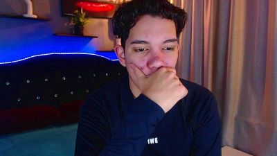 haku_nayro live cam on Cam4