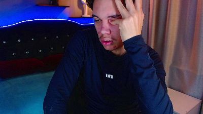 haku_nayro live cam on Cam4