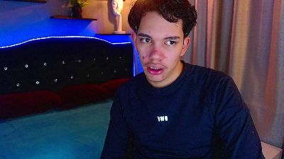 haku_nayro live cam on Cam4