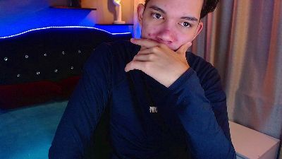 haku_nayro live cam on Cam4