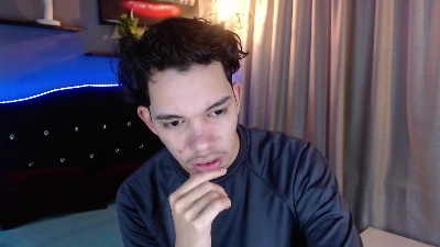 haku_nayro live cam on Cam4
