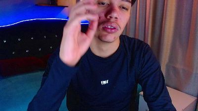 haku_nayro live cam on Cam4