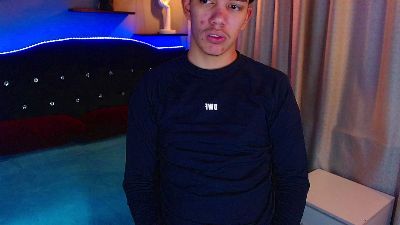 haku_nayro live cam on Cam4