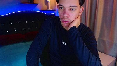 haku_nayro live cam on Cam4