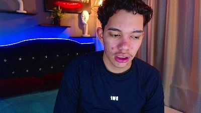 haku_nayro live cam on Cam4