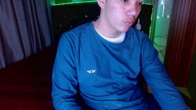 haku_nayro live cam on Cam4