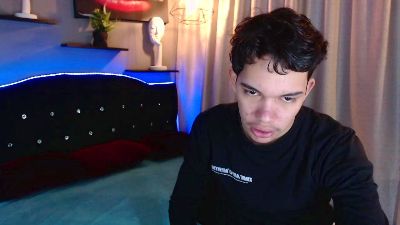 haku_nayro live cam on Cam4