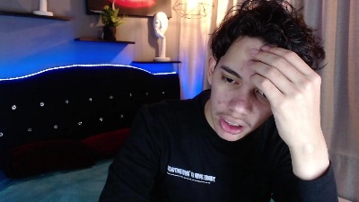haku_nayro live cam on Cam4