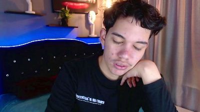 haku_nayro live cam on Cam4
