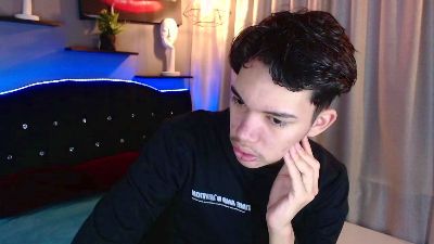 haku_nayro live cam on Cam4