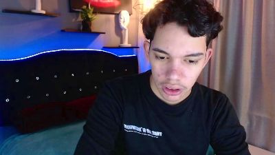 haku_nayro live cam on Cam4