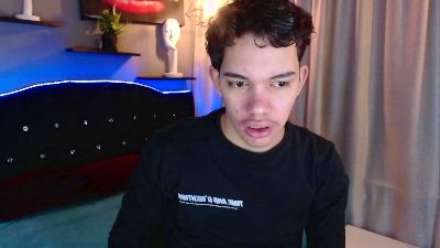haku_nayro live cam on Cam4