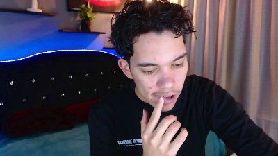 haku_nayro live cam on Cam4