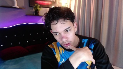 haku_nayro live cam on Cam4