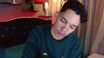 haku_nayro live cam on Cam4