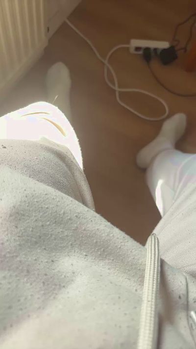 hallo197 live cam on Cam4