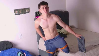 harry_brown2324 live cam on Cam4