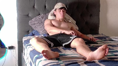 harry_brown2324 live cam on Cam4